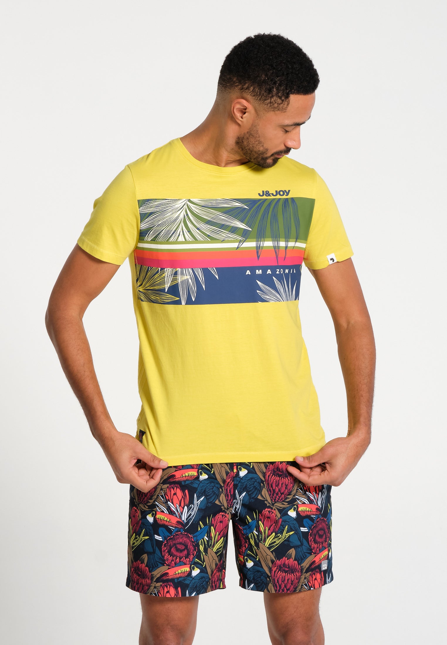 J JOY Lemon yellow men s T shirt with a motif on the front