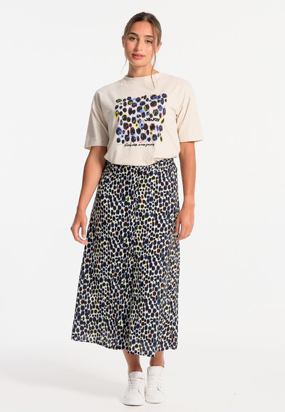 Women's cream T-shirt with leopard pattern