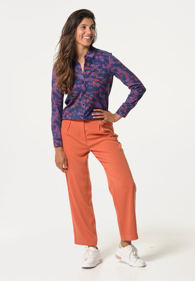 Women's tone-on-tone purple blouse with pockets