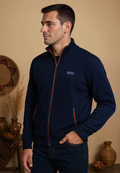 Pull homme bleu marine avec tirette contrastée orange