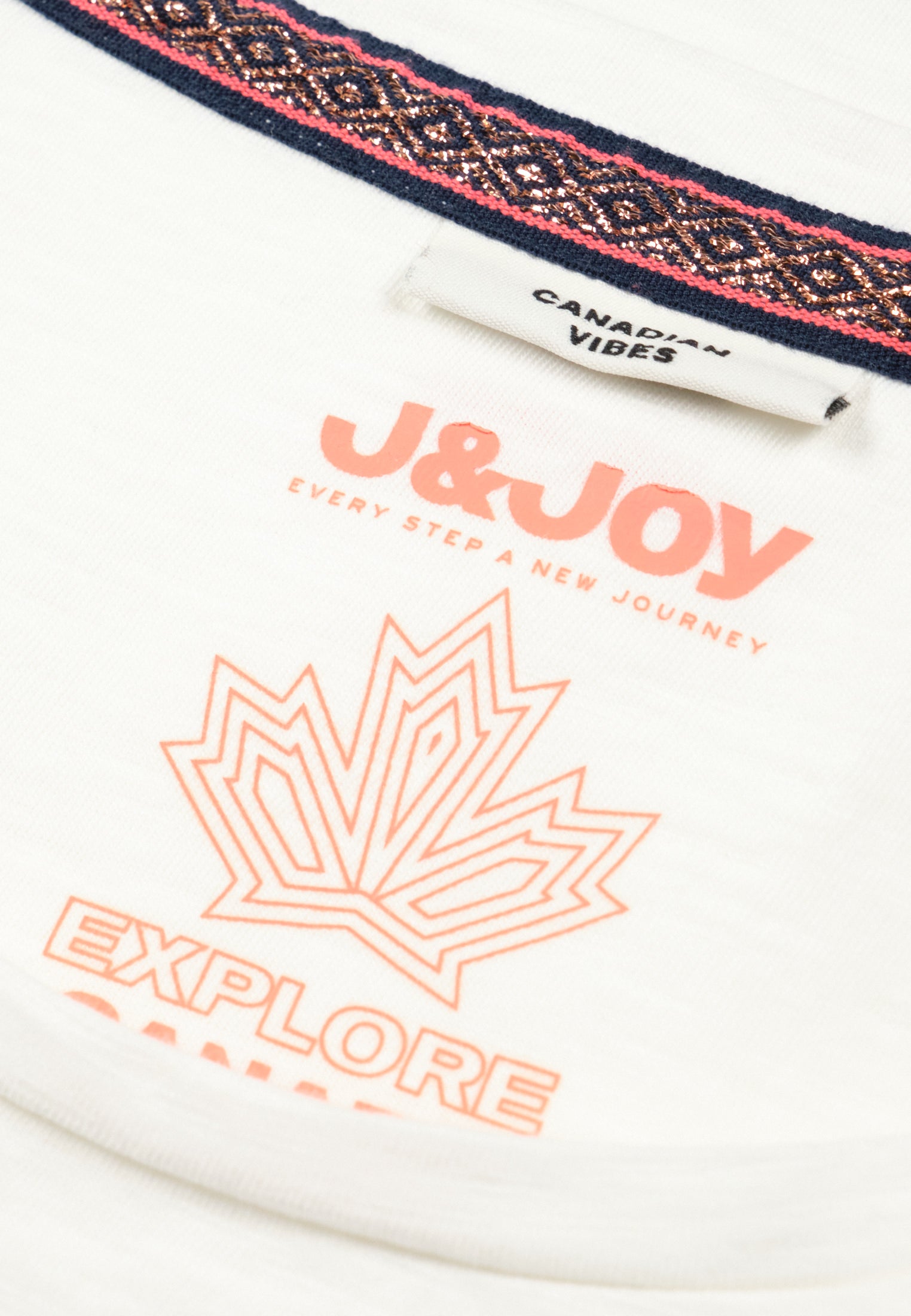 T-Shirt Femme 01 Nunavik Park Off White Wild | J&JOY.
