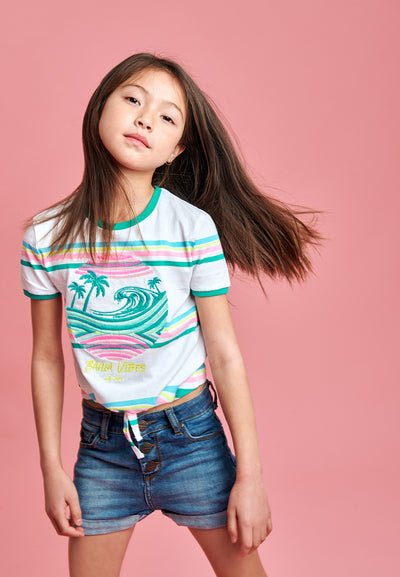 Girls' white T-shirt with colored stripes and beach motif