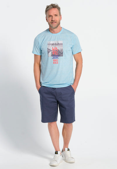 Men's light blue T-shirt with front pattern